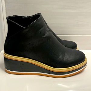 Wedge ankle boot